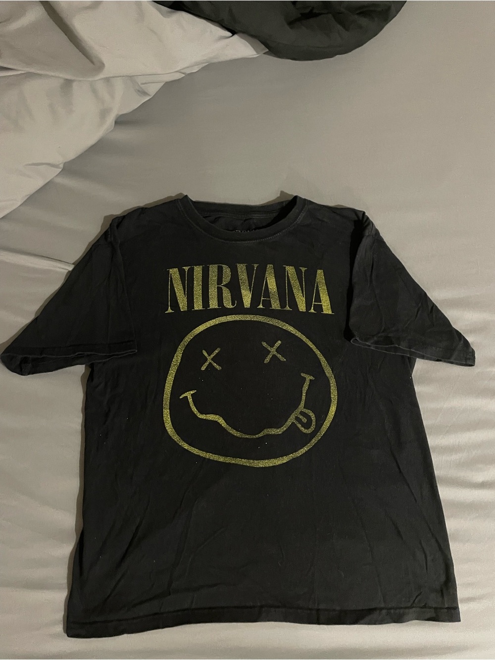 Nirvana Men’s Large Black Graphic Tee with Yellow Logo